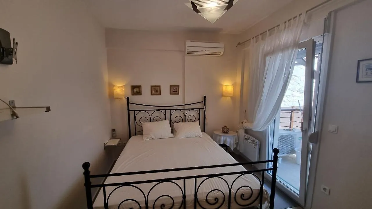 Sofias House At Place Chaniotis By The Sea Grecia